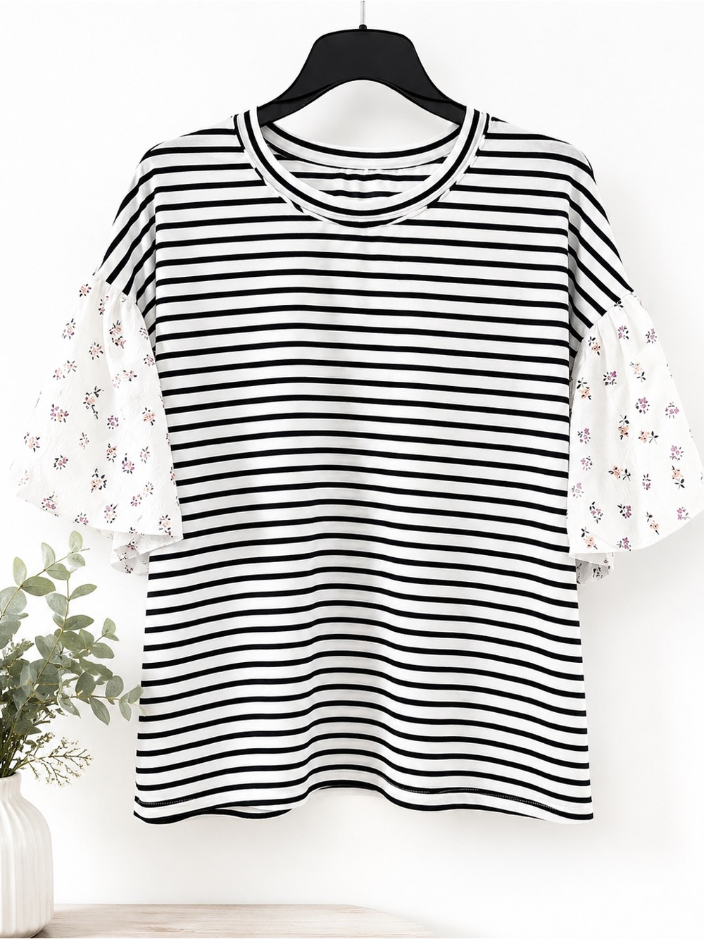 NWOT Boutique Striped Black & White Puff Sleeve Oversized Top - Women
